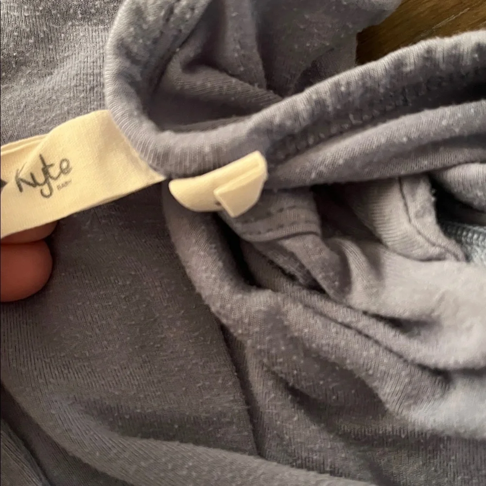 KYTE Baby Blue/Gray Preloved at Cozy 18-24 Mnths Kids One Piece - Picture 4 of 5